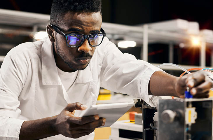 th_startup-3d-printing-man